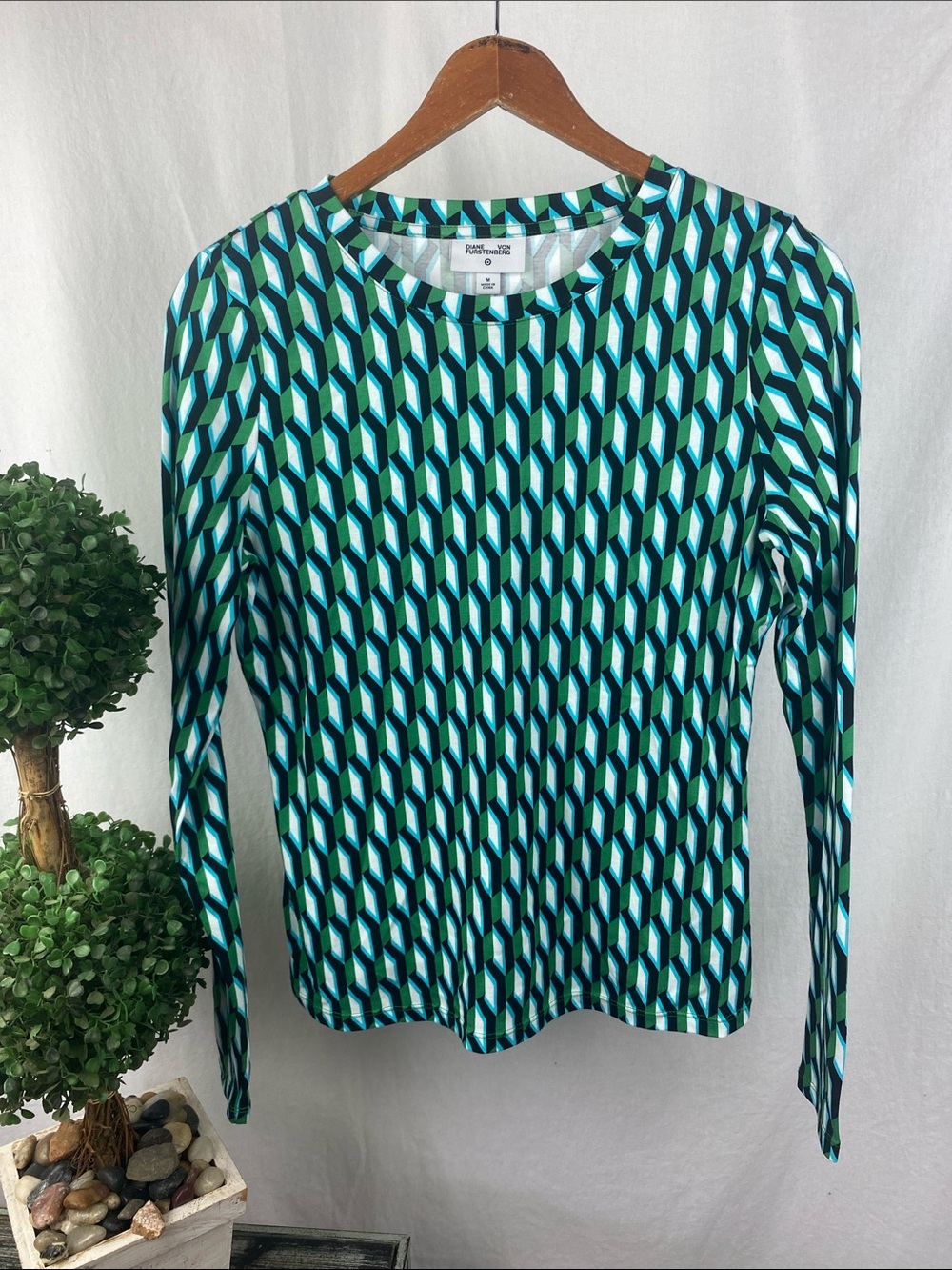Diane Von Furstenberg Black White Blue Green Print Long Sleeve Tee T Shirt Top M